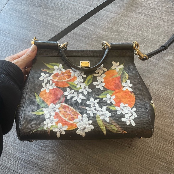 ✨ STUNNING AND RARE DOLCE & GABBANA ORANGE BLOSSOM SICILY TOTE ✨ - Picture 2 of 8